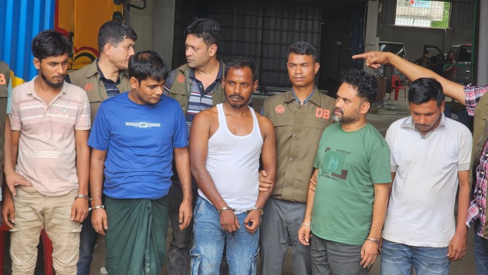 https://daily-bangladeshmirror.com/post/kumillay-1-lakh-60-hajar-pis-yabash-atk-5